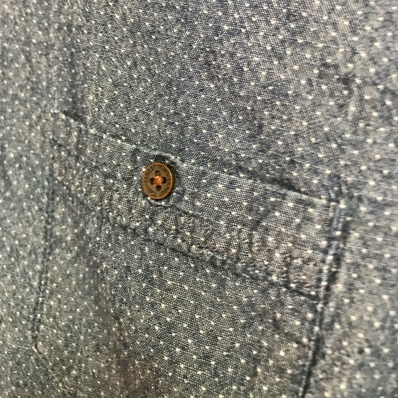 TOMS Chambray Denim Button Top Large - Picture 3 of 8